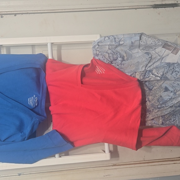 Chico's The Ultimate Tee Trio W/ Veed Neckline and 3/4 Sleeves-bl/or/greypattern - Picture 1 of 5